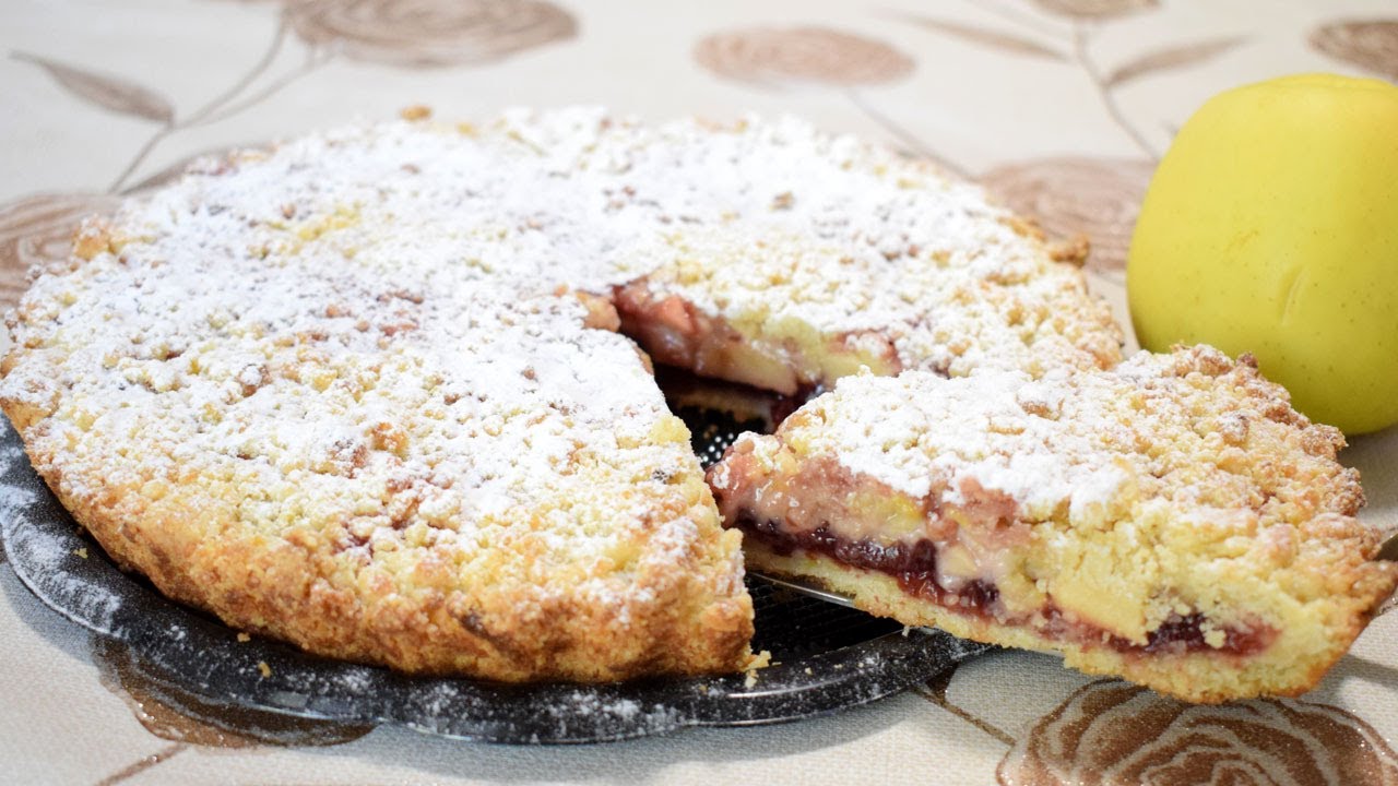 Раскрошенное яблоко и джем