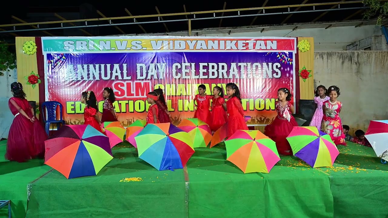 Cute performance by our 1st girls at Annual Day event@srinvsvidhyanikethan439  @AnnualDay2026