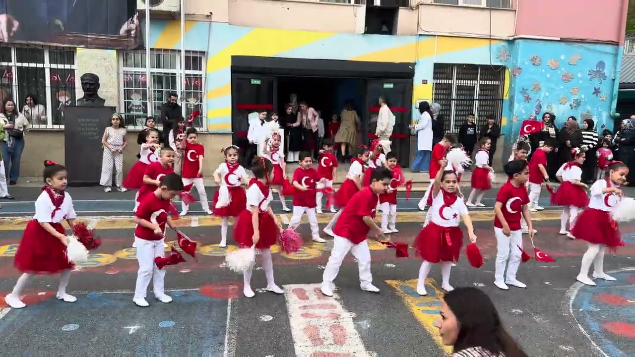 23 NİSAN GÖSTERİSİ “ DAMARIMDA KANIMDA TÜRKİYE “ GÜMÜŞSUYU İLKOLULU 1/F