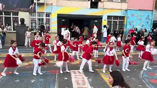 23 Ni̇san Gösteri̇si̇ Damarimda Kanimda Türki̇ye Gümüşsuyu İlkolulu 1F