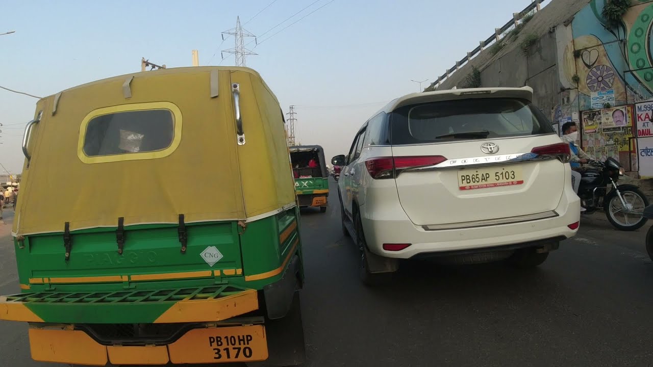 Travelling Jalandhar bye pass to Basti Jodhewal Chownk Via Service Lane Ludhiana, Punjab, India