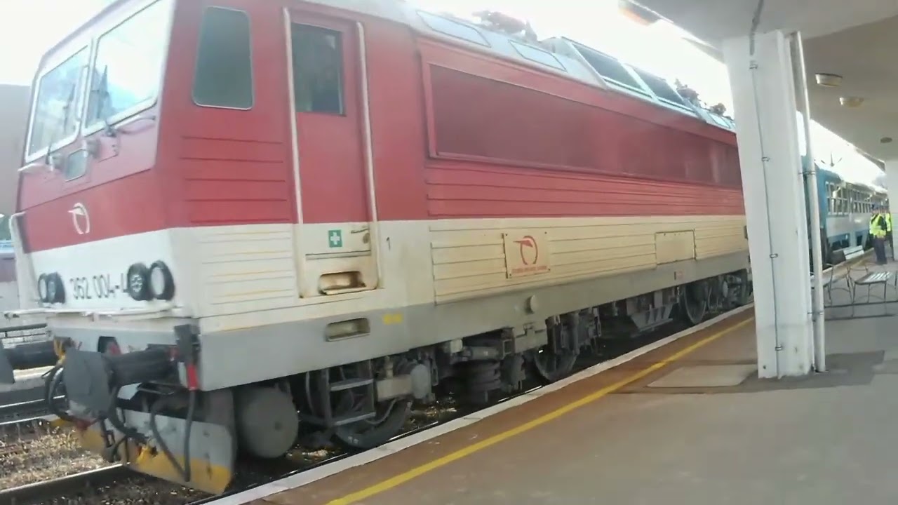 Vonatok Miskolc-Tiszai pályaudvaron#4