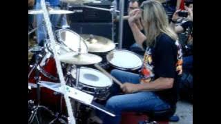 Nicko McBrain plays The Trooper - Up close footage of just Nicko!