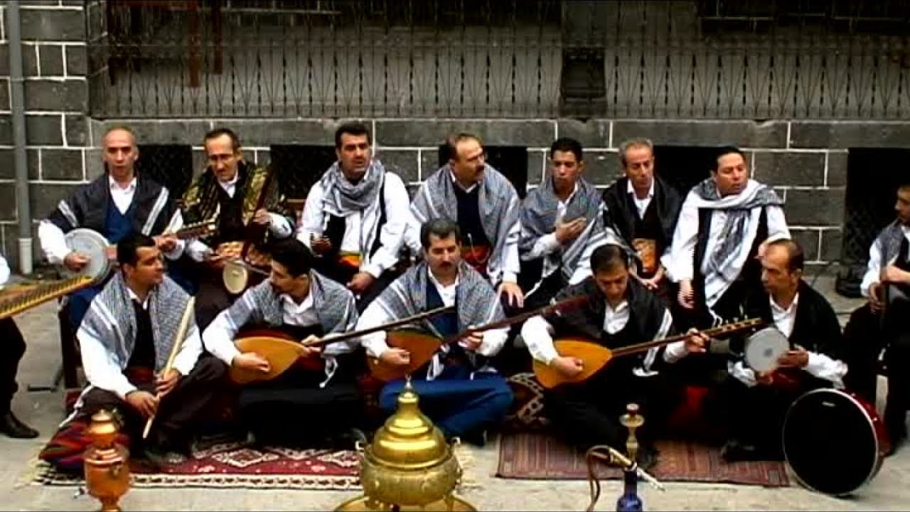 ALİ AKTAŞ - Odasına Vardım / Ben Bu Sene Gideyim / Evlerinin Direği / UŞAKLAR