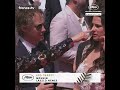 Louise Bourgoin signe quelques autographes avant de rejoindre l'équipe de MOULIN de Laszlo Nemes !