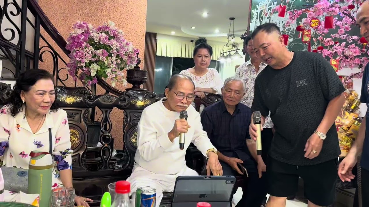 Trinh dien tai nha anh ba Tiec cuoi nam 2026 !  