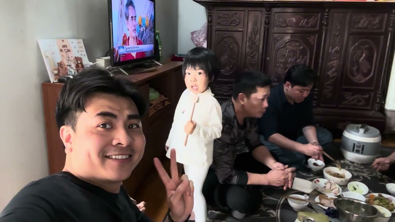 Gạo Gạo về Gia Lộc Hải Dương chúc Tết các cụ