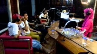 Download Lagu oblo band _ PENANTIANKU MP3