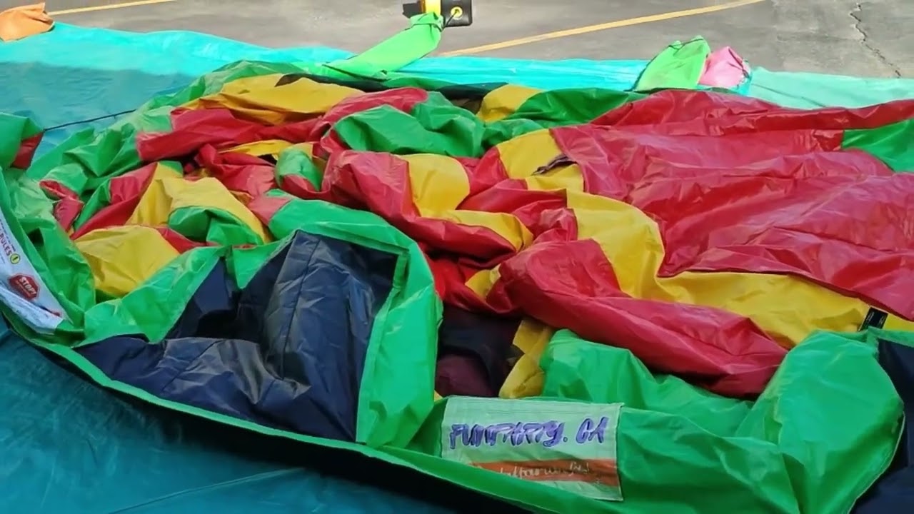 Dégonfler et plier un Jeu Gonflable avec Funparty - Deflate and Fold Inflatable Bouncy house