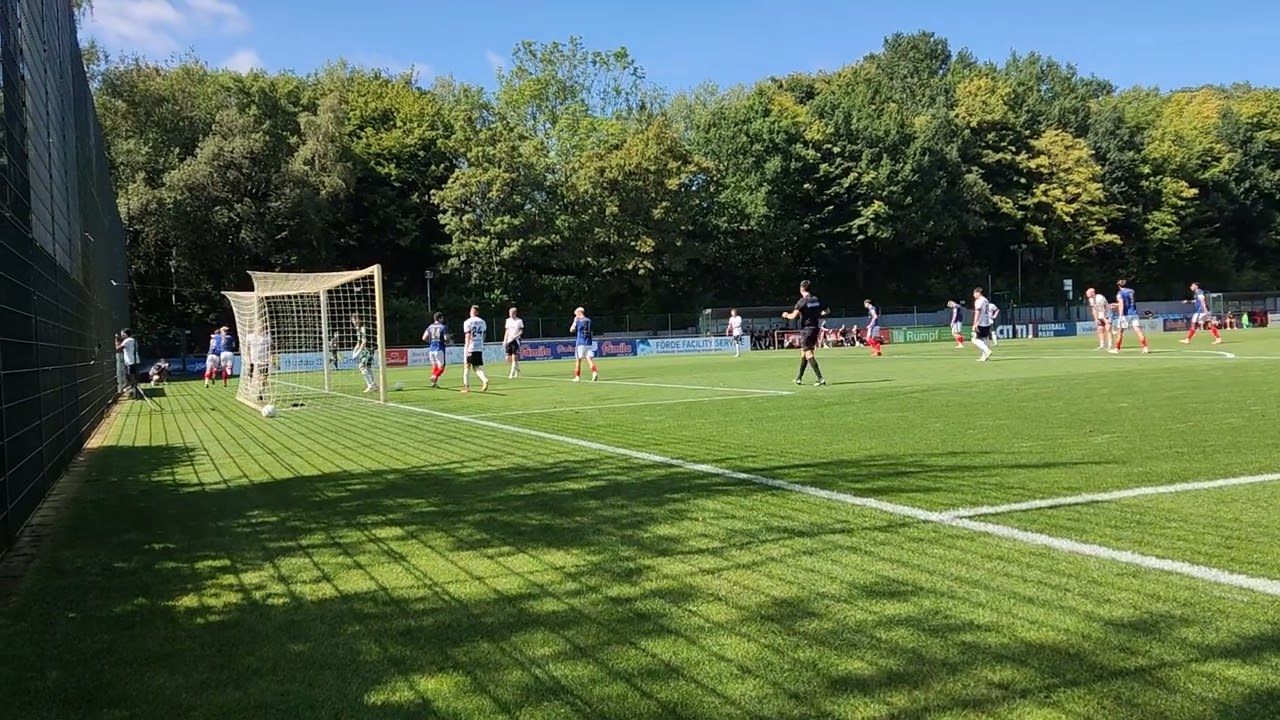 Holstein Kiel II   Preußen Reinfeld Hamze Muqaj zweiter Elfmeter verschossen, dann getroffen zum 2 0