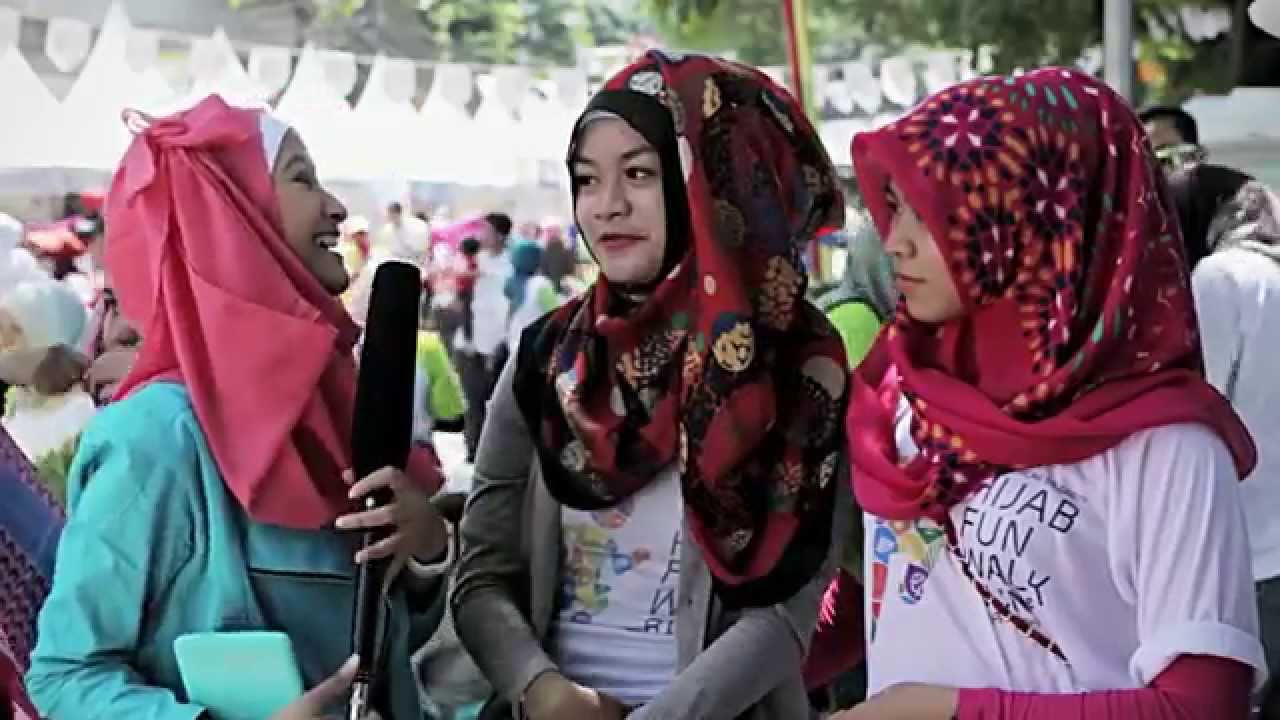 ZOYA Hijab And Makeover Tutorial Fun Walk Run 2015 YouTube