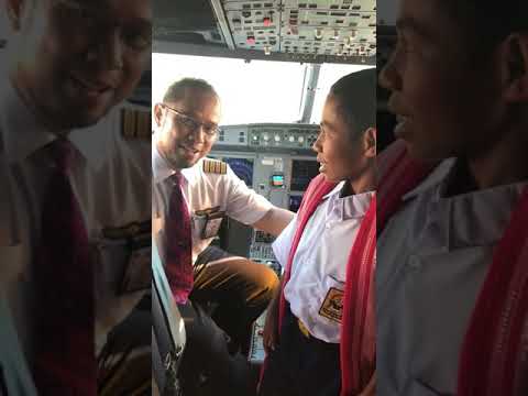 Si Jhony anak SMP Pemanjat tiang bendera diundang Presiden Jokowi