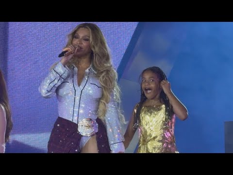 Beyoncé brings out