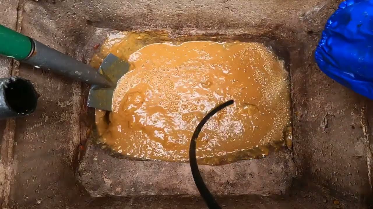 2 BIG manhole unblocks WHAT A GUSH! 🌊💩