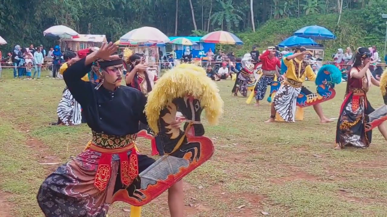 TARI BENDRONGAN MASSAL - 7 GRUP KESENIAN KUDA LUMPING - LIVE LAPANGAN LEMBAH PERENG GRENGGENG 