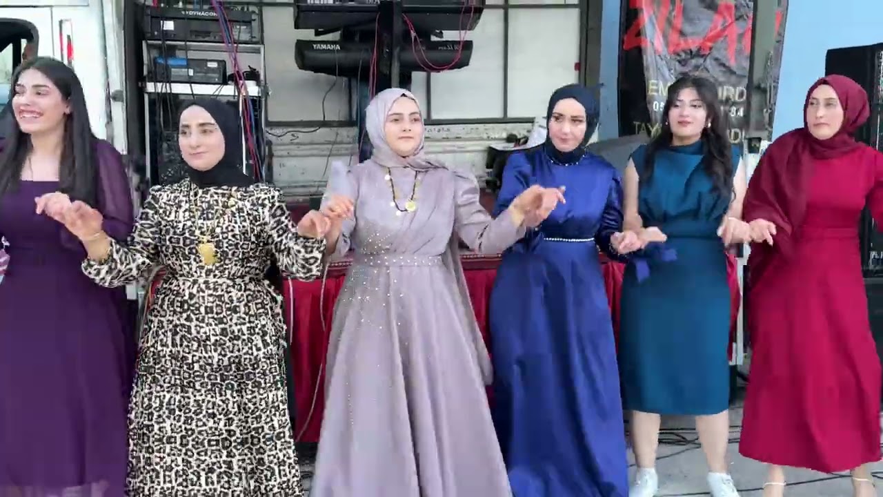 Kağızman Camuşlu köyü Türkçe halaylar ile Güzel bir aile düğünü Grup Zilan