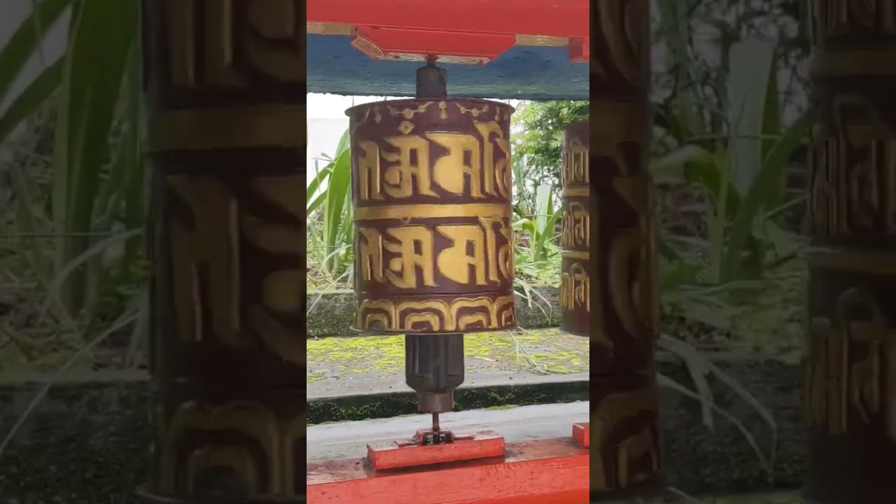 Prayer Wheel 🛞 In a Buddhist Temple