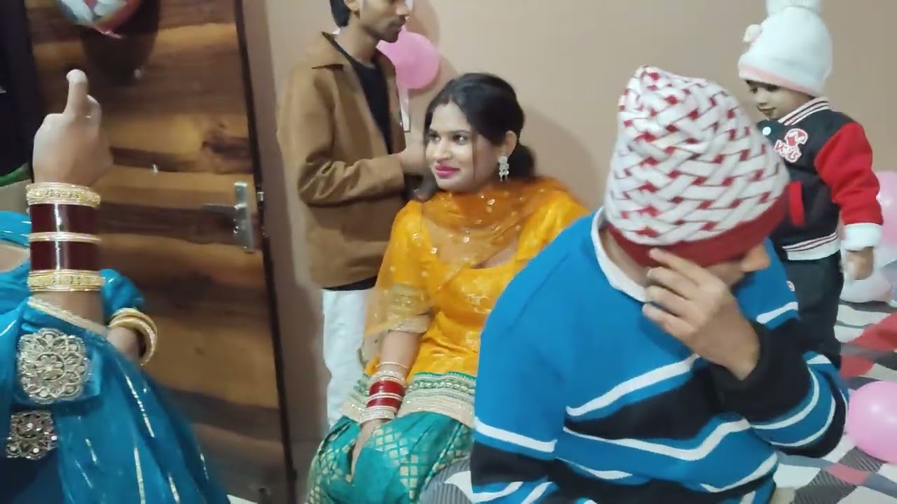 Hello guys to Aaj 11 tarikh Hai chutki ka birthday tha to subscribe karo live karo 👍🧁🧁😋🧁😋🤪