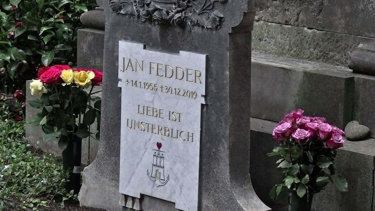 hamburg friedhof ohlsdorf grabstein für jan fedder