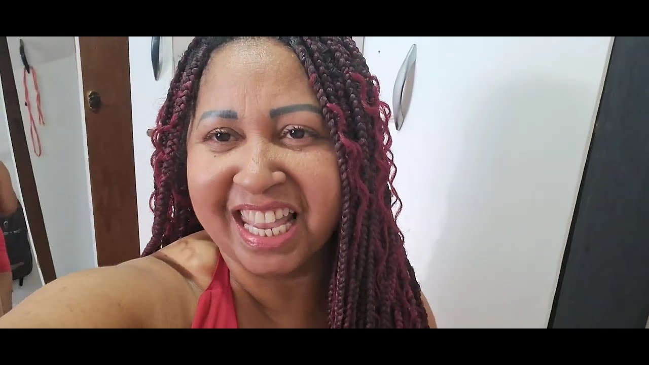 Primeiro vídeo do canal   arrumando a bolsa 👛 