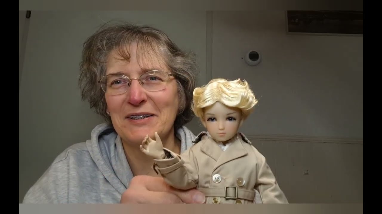 Unboxing Ruby Red Galleria Jamie 