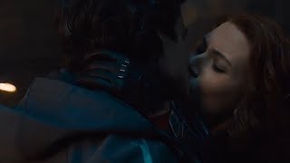 NATASHA ROMANOFF (BLACK WIDOW) KISSES BRUCE BANNER (HULK)