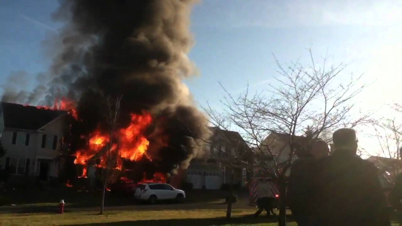 Huge house fire - YouTube