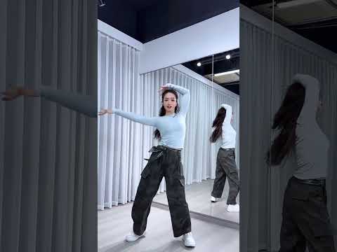 还挺好听 多情的生肖兔 编舞雷露露 兔子来了舞蹈挑战 舞蹈