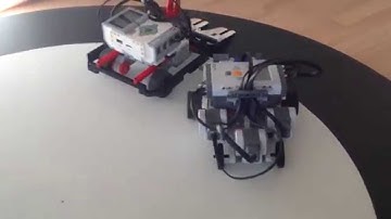 Mindstorms NXT vs EV3 sumo fight!