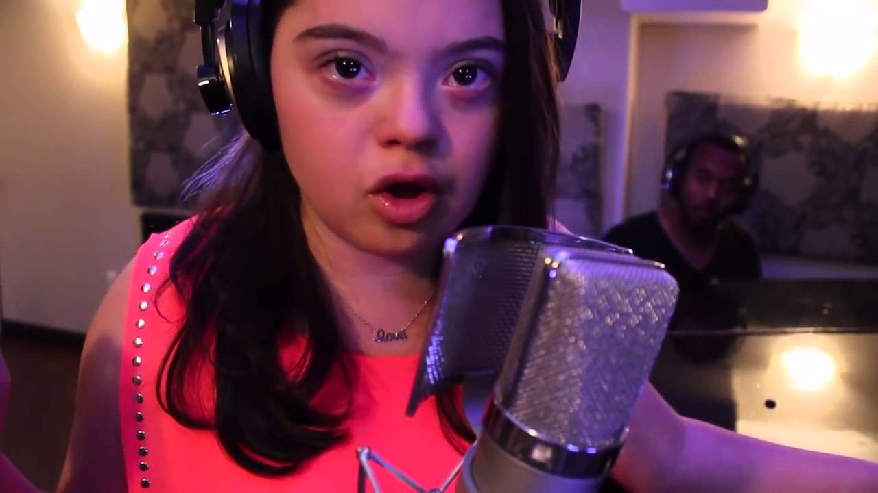 Мэдисон Тевлин с синдромом Дауна поет ALL OF ME  COVER HD