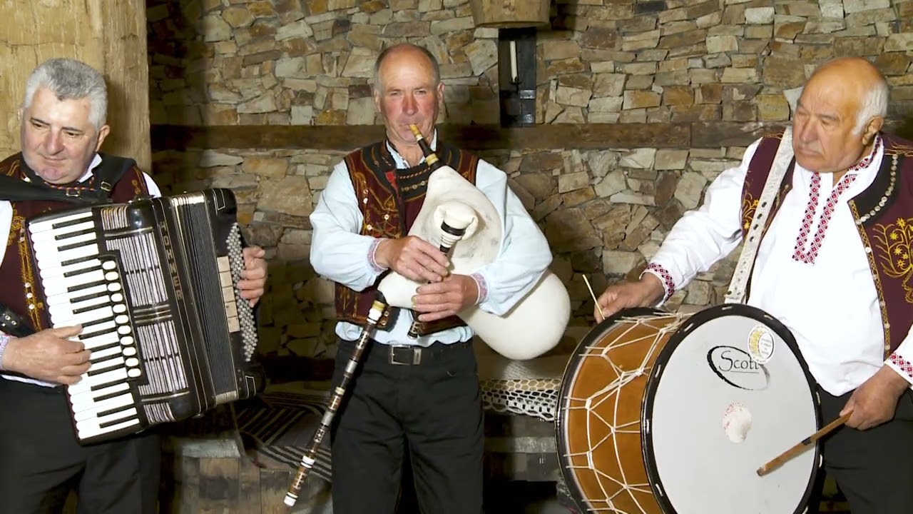 Trio Gyulyovtsa - Pravo gyulyovsko horo | Трио Гюльовца - Право гюльовско хоро