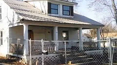 Homes for Sale - 102 E South St Aurora MO 65605 - ...