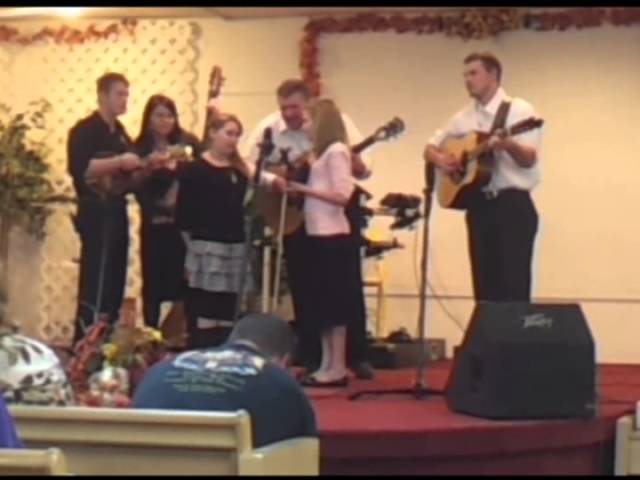 在 YouTube 上观看 The Harper Family The Greater God's Love Will Shine