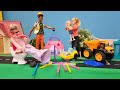Barbie'nin Su Krizi! Barbie'nin annesi neler yaşayacak? 🚽💦 Kız oyunları.