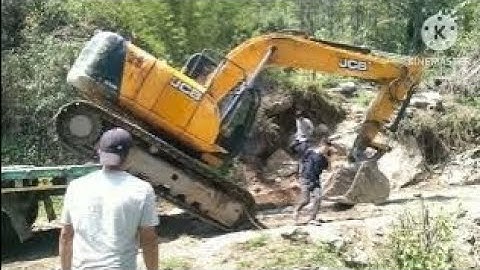 Experience Excavator Operator Loading and Unloading Excavator Amazing Video