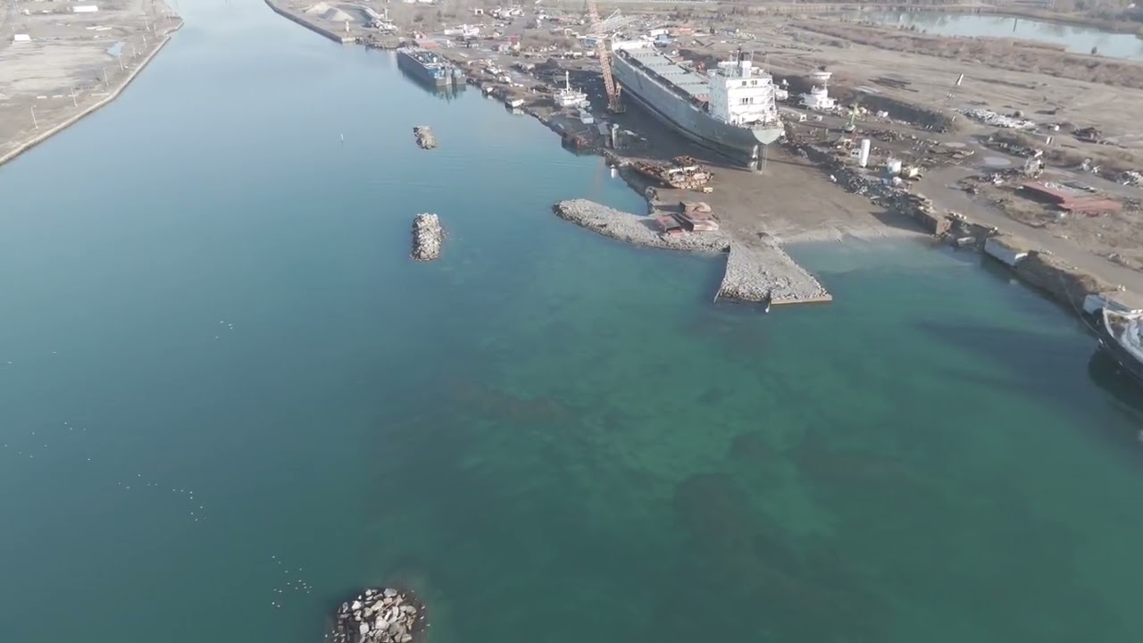 A view of Port Colborne harbour @michelgosselin1251