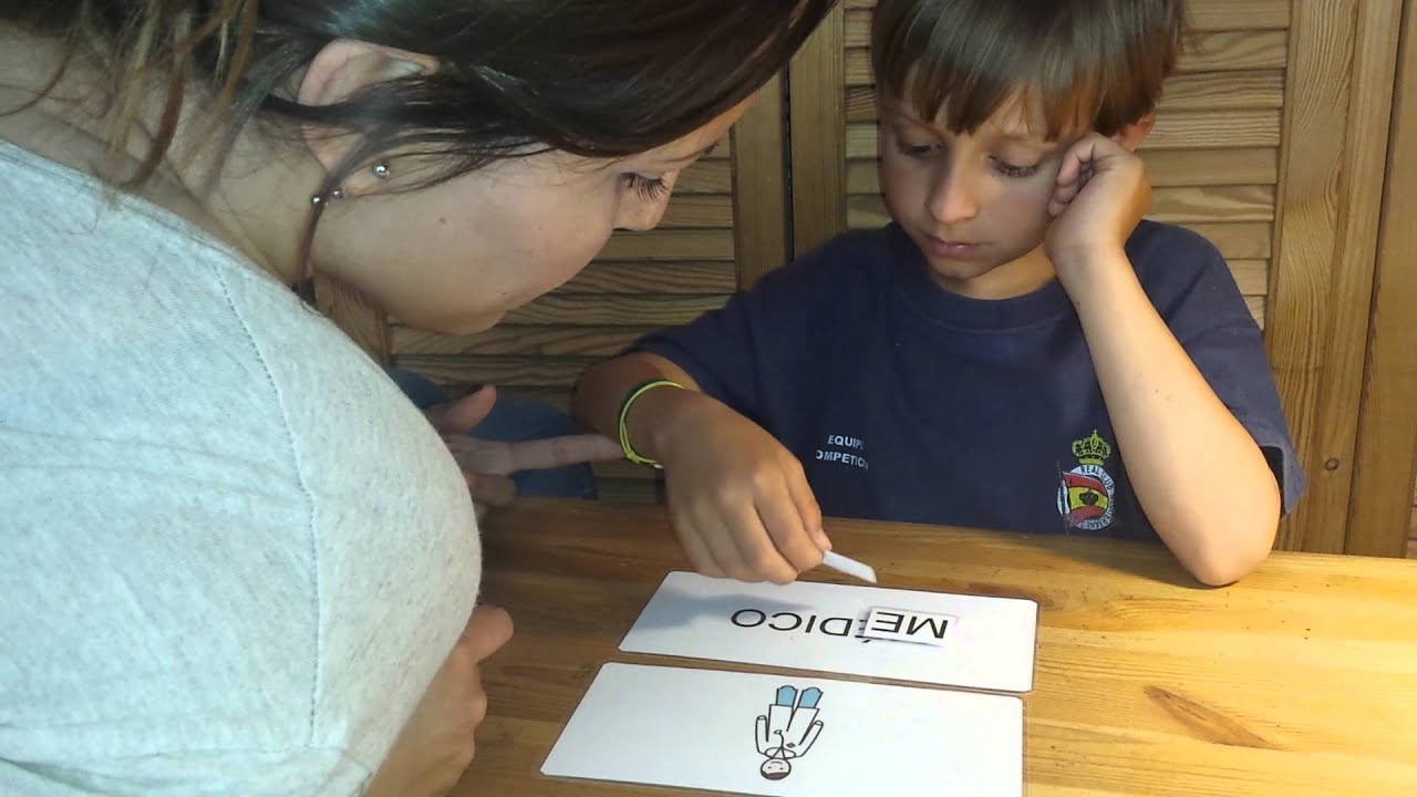 Silabario y autismo: trabajanto la combinación de lectura global y segmentación silábica