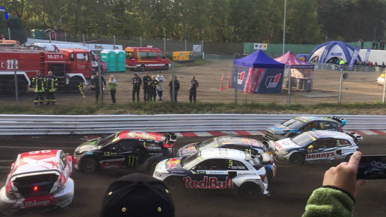 Kevin Eriksson Estering Überholmanöver in der ersten Kurve