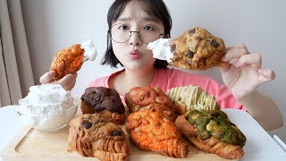 크루키 먹방🍪🥐요즘 세상에서 제일 인기 많다는 디저트 생크림에 폭 찍어서 ft. 뽀글이 라면까지 REALSOUND MUKBANG | Crookie, Dessert :D