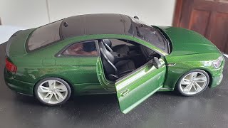 Audi Rs-5-Coupé-em miniatura escala 1/24 Burago