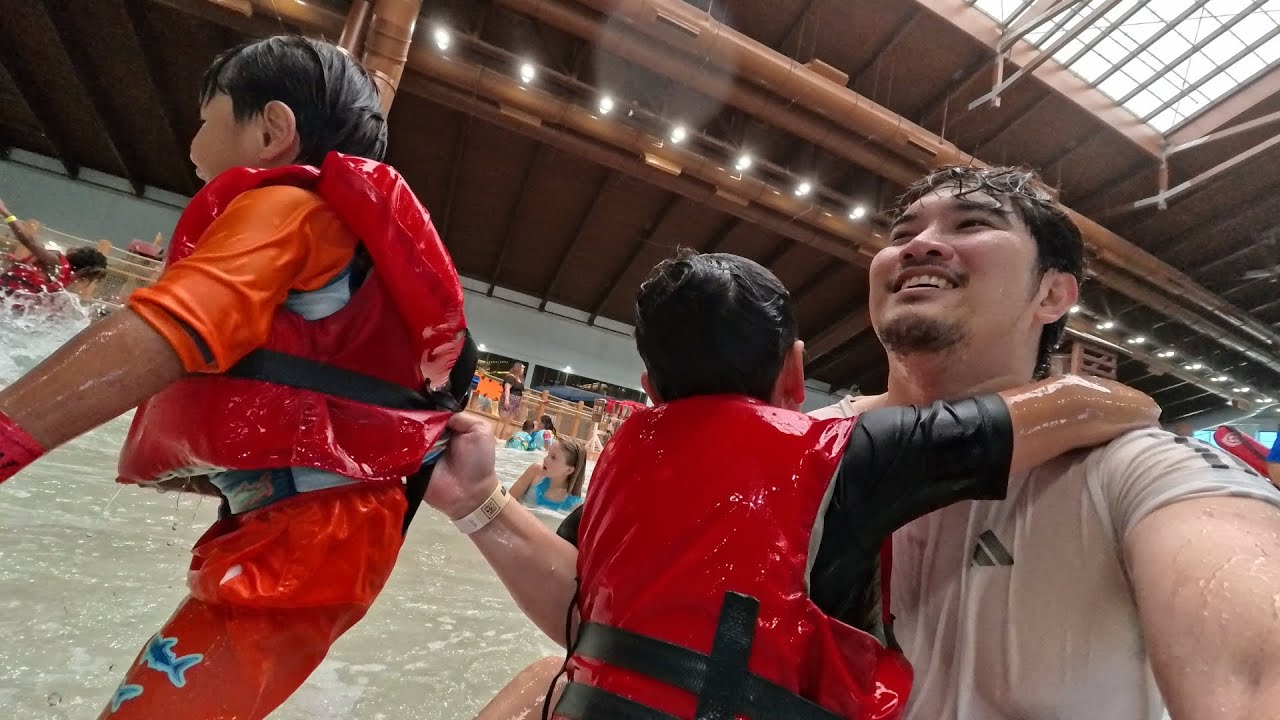 Great Wolf Lodge Water Park - Northern California | Slides, Wave Pool & Splash Fun 🐺💦 [4K Video]
