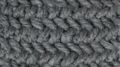 How to Loom Knit the Herringbone Stitch