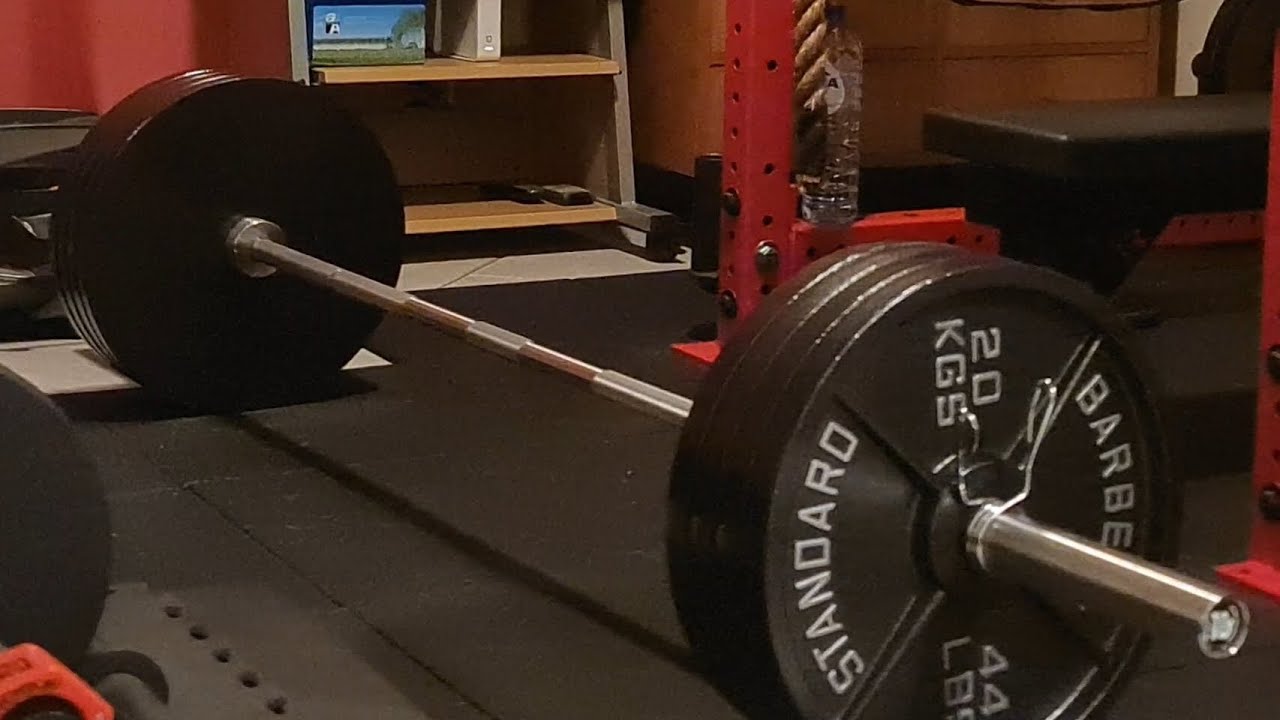 4 plate deadlift !! Huge PR 400lbs! YouTube