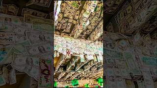 Over 150k dollar bills state around Key West restaurant 😳🤑