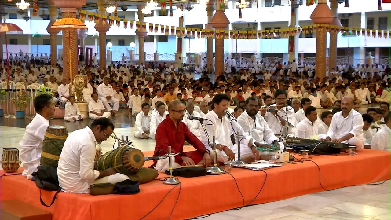 bhajans mooji 2019 VISHU Celebrations - 15 APRIL 2015 - Music concert by Sri Madhubala Krishnan - HD