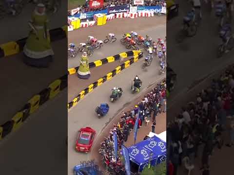 Embouteillage sur Paris-Roubaix ! #shorts #sports #cycling