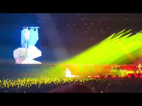 Moby - Why Does My Heart Feel So Bad? - Le Zénith, Paris 24.9.24 (live)