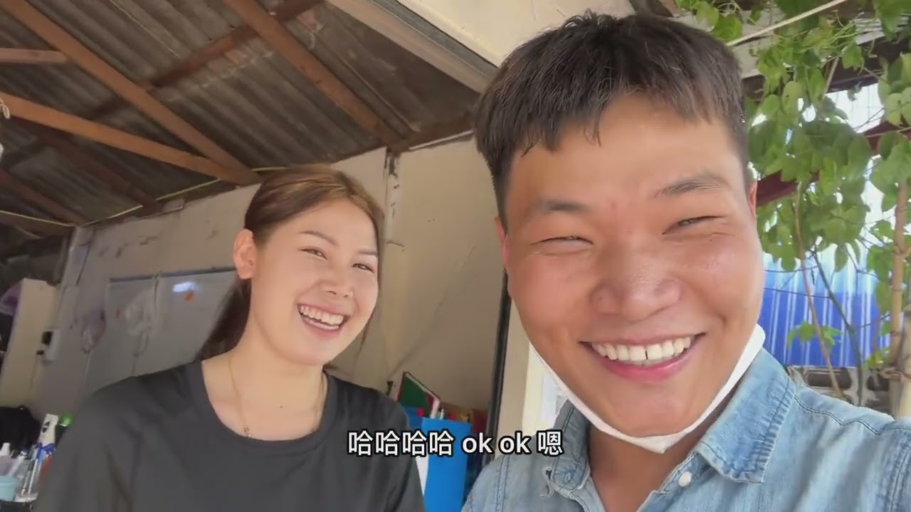 中国情人节到来，送给卖摩托车老板娘一个杯子，间接性向她表白了