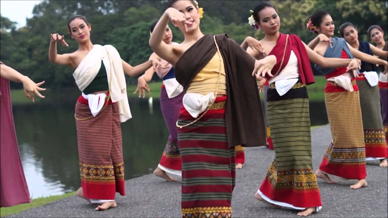 ฟ้อนต๊กเส้ง ชมรมพื้นบ้านล้านนา