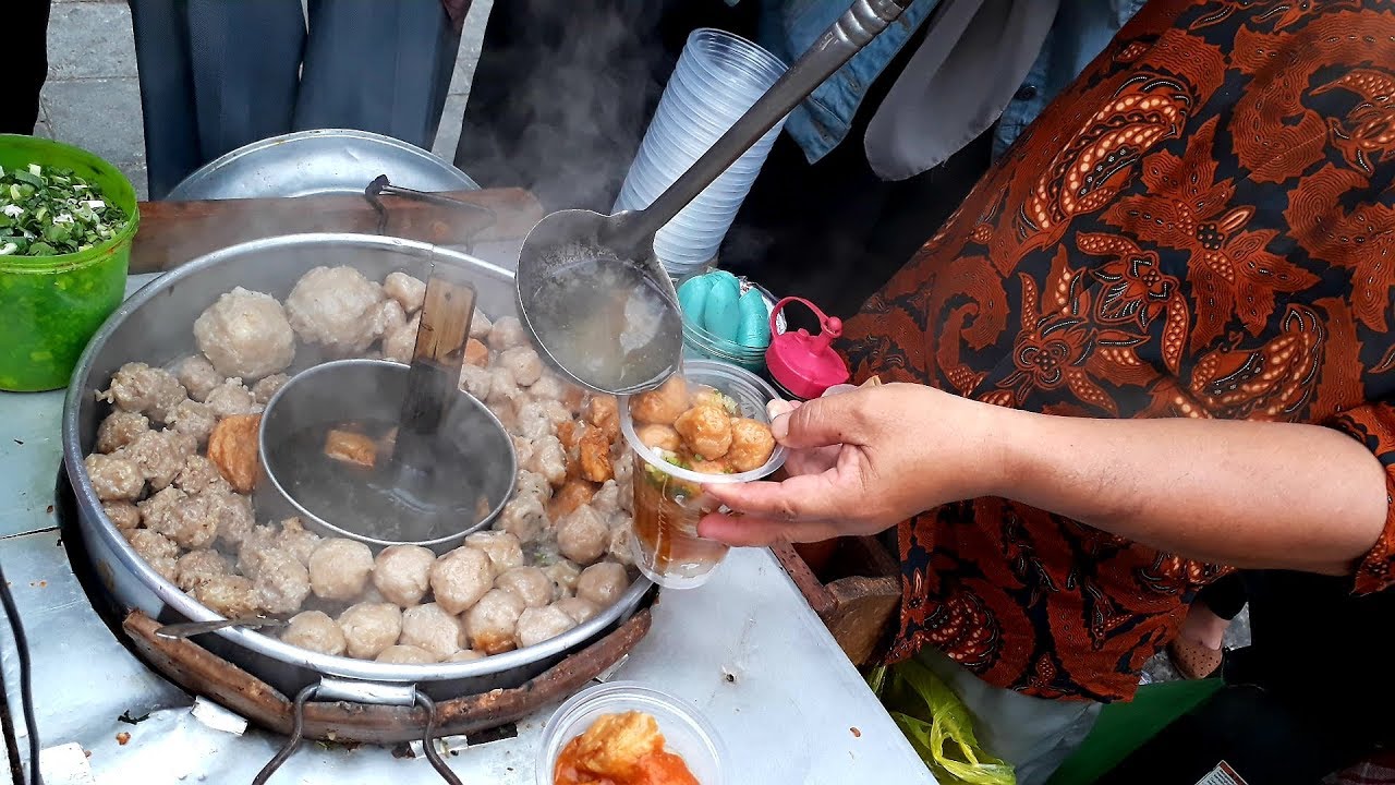 BAKSO VIRAL DAN HITS!!! BELUM BUKA SUDAH RAME ANTRI??? Bakso Tusuk Kuah Selera Anda Alkid Jogja